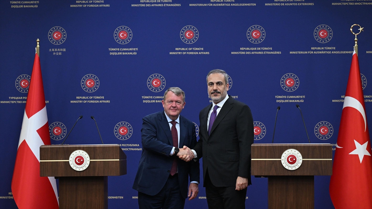 Danimarka Dışişleri Bakanı Rasmussen, "Türkiye, bölge politikasında son derece önemli