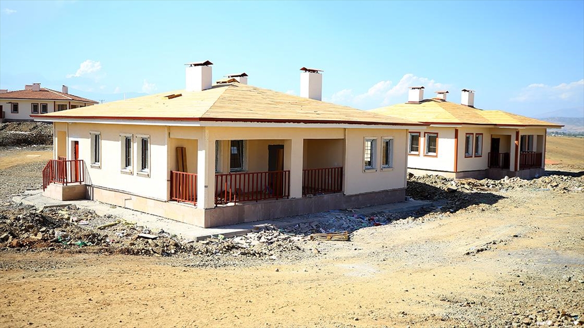 Kahramanmaraş'ta 6 Şubat'ta meydana gelen depremlerden etkilenen Türkoğlu ilçesine bağlı