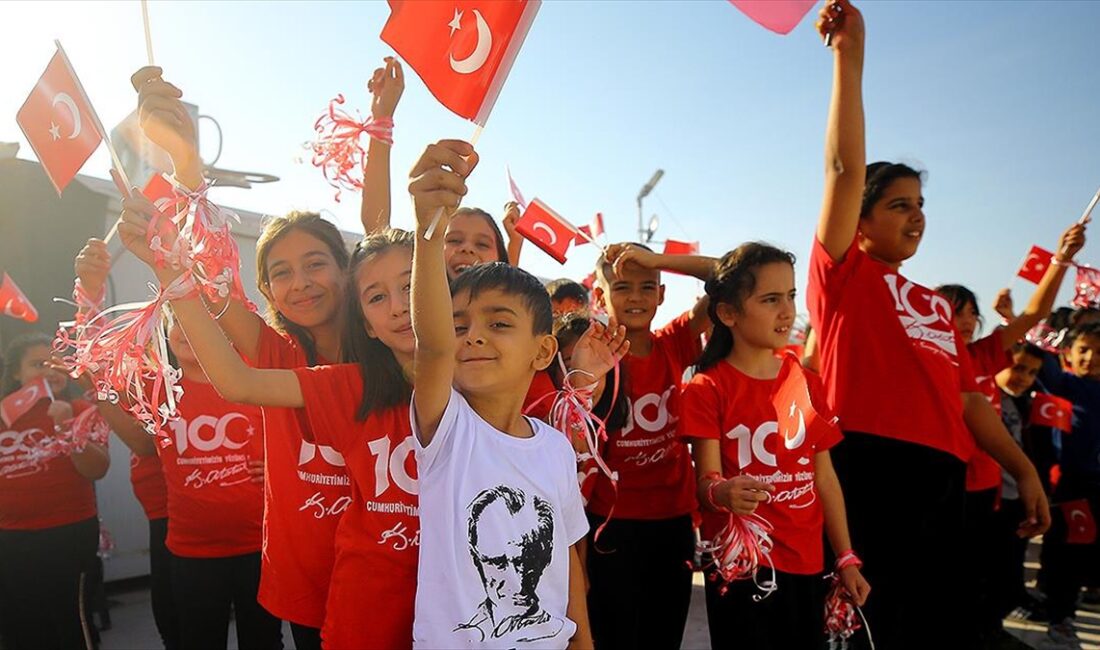 Depremlerin merkez üssü Kahramanmaraş'ta, Cumhuriyet'in kuruluşunun 100. yıl dönümü ve