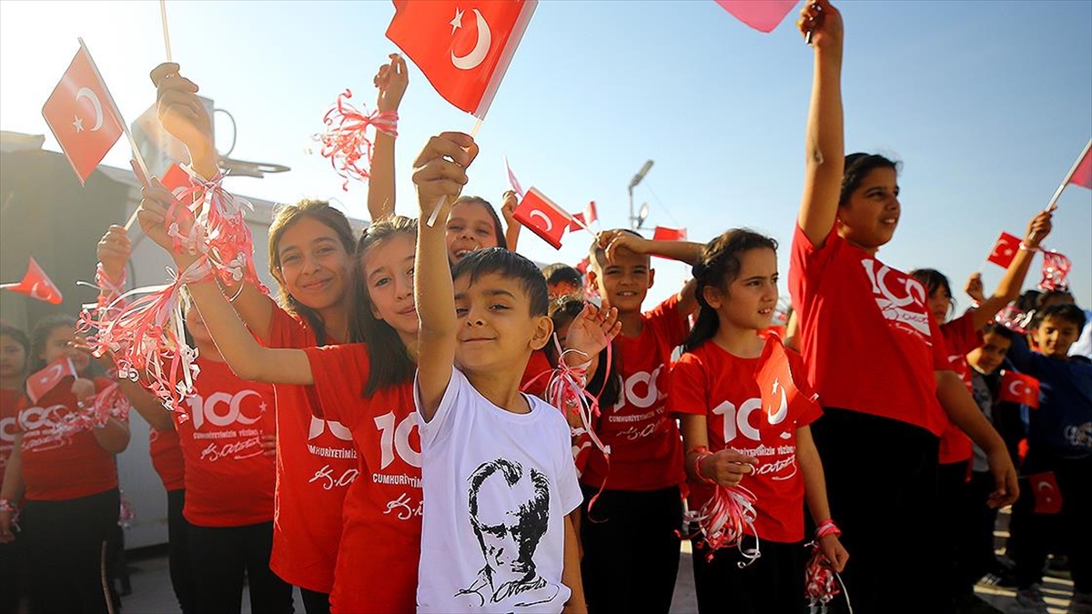Depremlerin merkez üssü Kahramanmaraş'ta, Cumhuriyet'in kuruluşunun 100. yıl dönümü ve