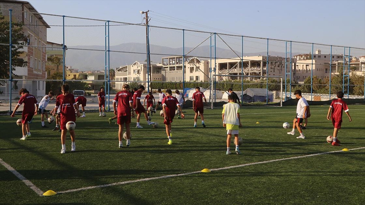 Kahramanmaraş merkezli 6 Şubat'taki depremlerin ardından akademik liglerden çekilen Hatayspor