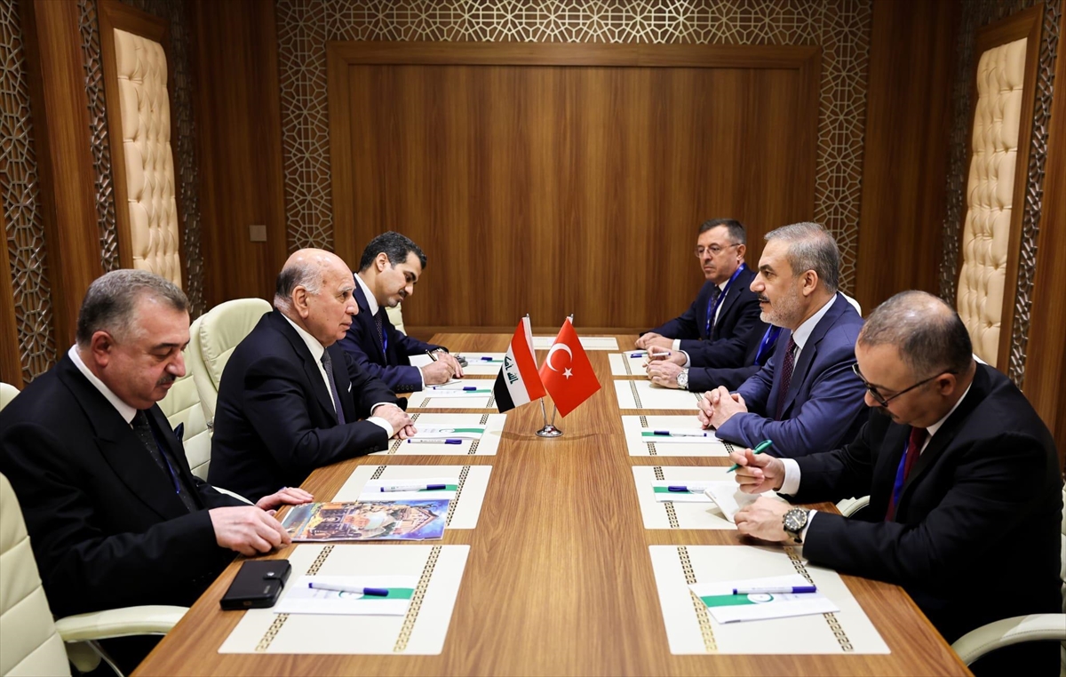 Dışişleri Bakanı Hakan Fidan, Suudi Arabistan'ın Cidde kentinde Irak Dışişleri