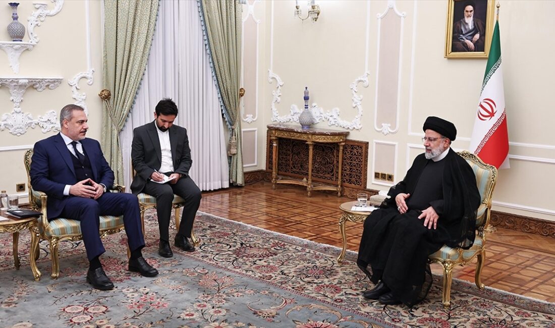  Dışişleri Bakanı Hakan Fidan, Tahran'da İran Cumhurbaşkanı İbrahim Reisi