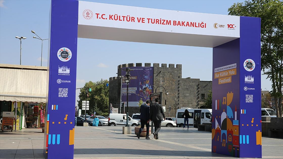 Diyarbakır'da, Kültür ve Turizm Bakanlığınca düzenlenen Türkiye Kültür Yolu Festivallerinin