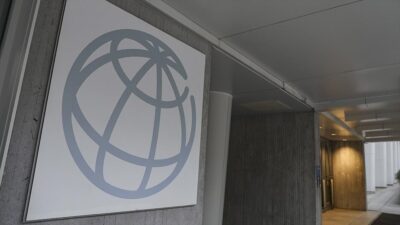 Banka, Çin'in büyümesinin 2023'te yüzde 5,1'de kalacağını, gelecek yıl ise