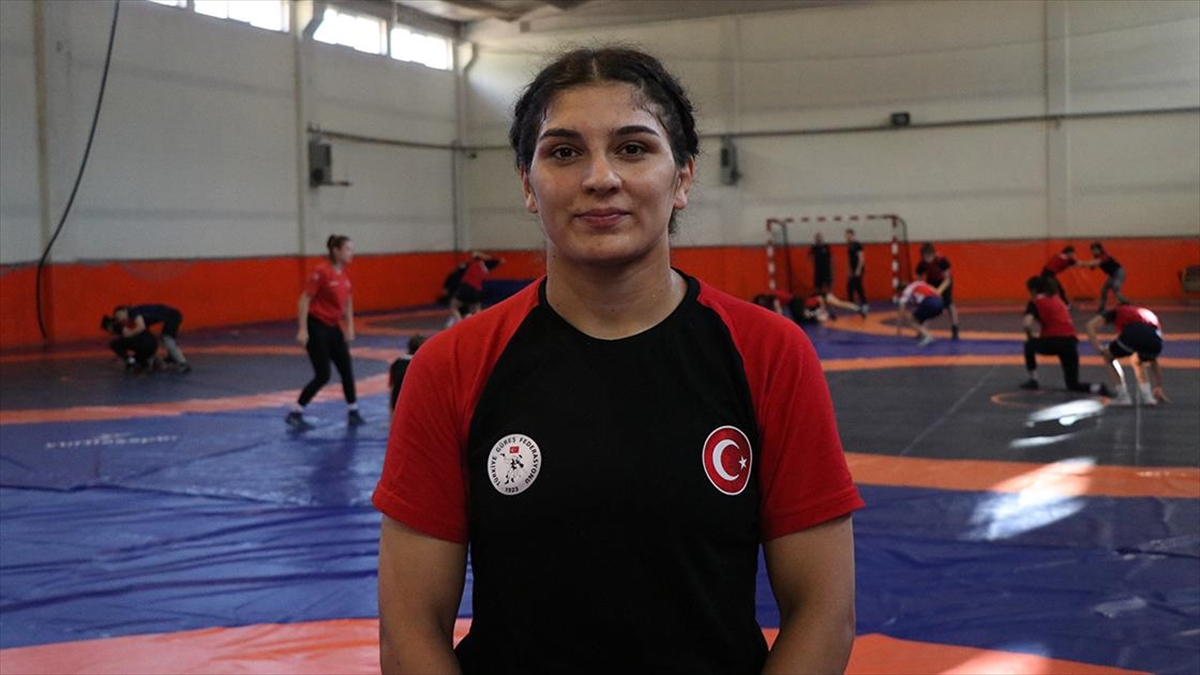 23 Yaş Altı Dünya Güreş Şampiyonası'nda altın madalya kazanan Beşiktaş'ın