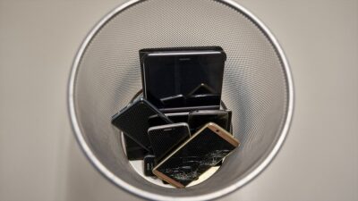 Dünyada her yıl kablolar, elektronik oyuncaklar veya elektronik sigara gibi