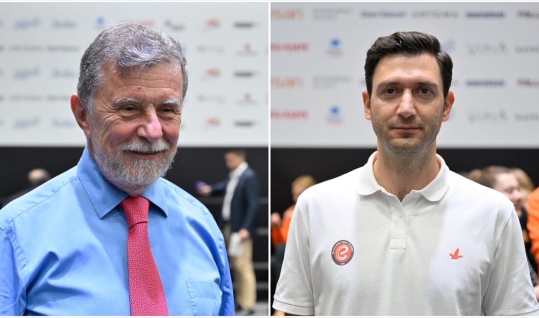 Eczacıbaşı Spor Kulübü Başkanı Faruk Eczacıbaşı ve başantrenör Ferhat Akbaş,