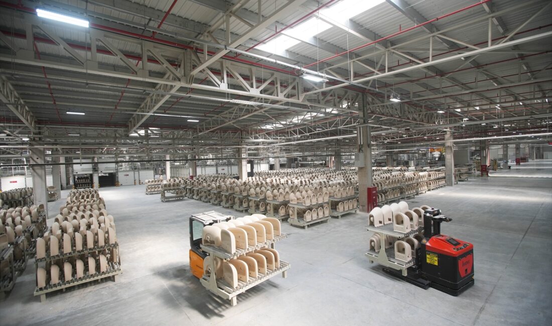 BİLECİK (AA) – Eczacıbaşı Yapı Gereçleri'nin Bozüyük'teki VitrA Üretim Kampüsü'nde