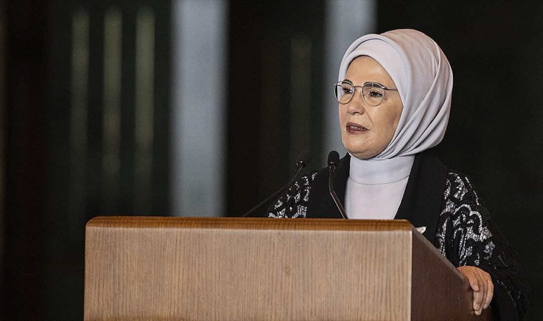 Emine Erdoğan, "Koruyucu ailelerden yegane beklentimiz, sevgi ve saygı tohumlarının
