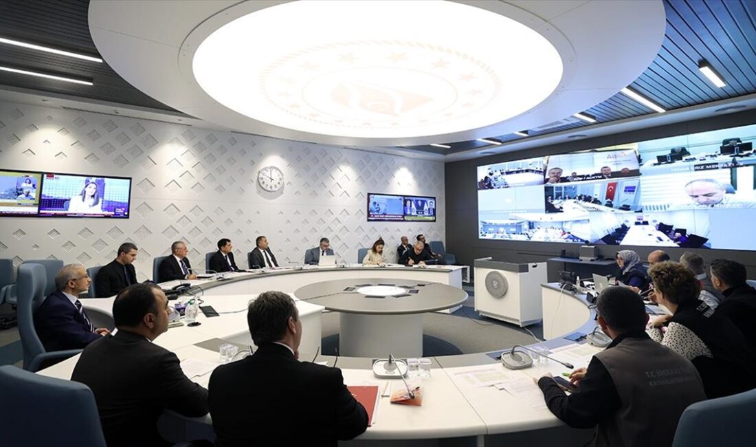 Enerji ve Tabii Kaynaklar Bakanlığı, Muğla'da orman yangınlarının enerji sektörüne
