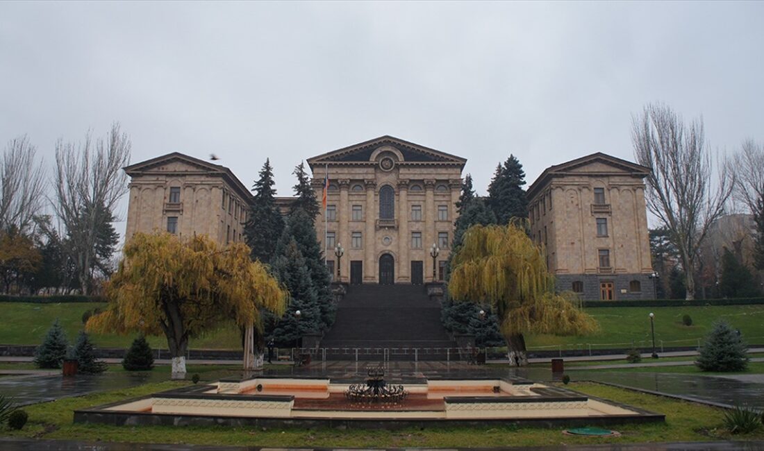 Ermenistan Ulusal Meclisi, Uluslararası Ceza Mahkemesinin (UCM) Roma Statüsü'nü onayladı.