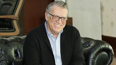 Türk siyaset tarihinde bakanlık, başbakan yardımcılığı ve başbakanlık görevlerini üstlenen