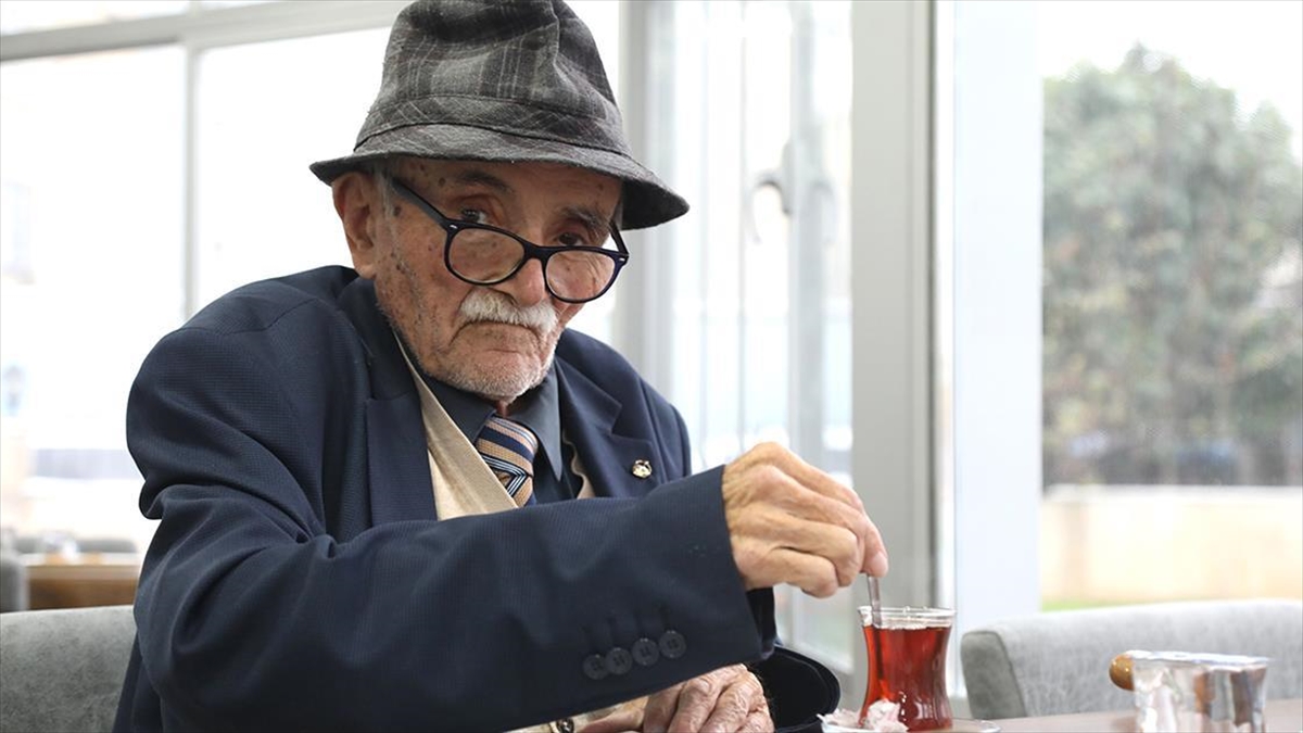 Samsun'da yürümekte zorluk çektiği için sokağa çıkıp gezemeyen yaşlıların sosyalleşmesine