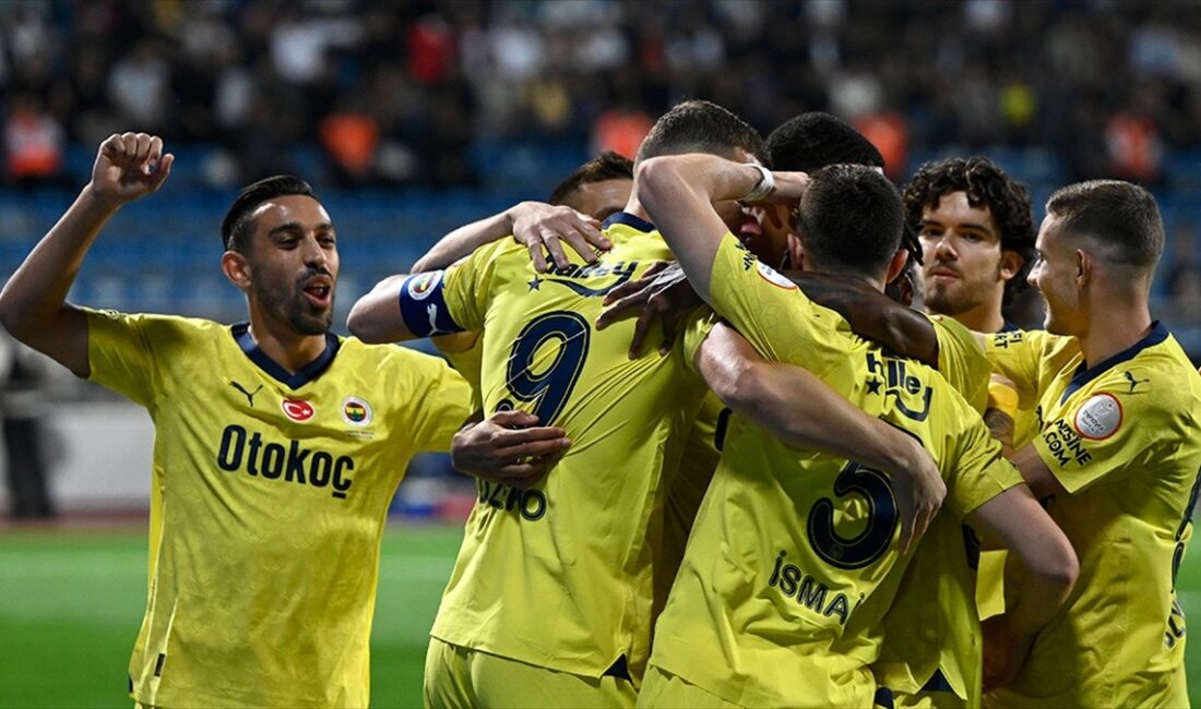 Ligde üst üste 4 deplasman maçından galip ayrılan Fenerbahçe, 14