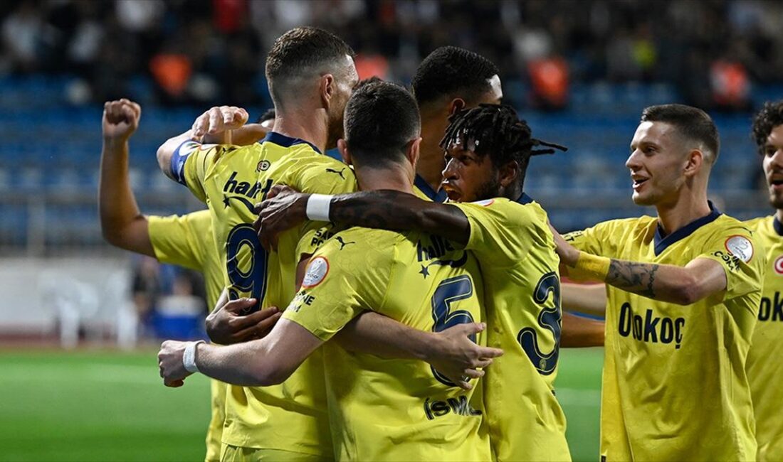 Trendyol Süper Lig'in 8. haftasında Fenerbahçe, Kasımpaşa'yı deplasmanda 2-0 mağlup