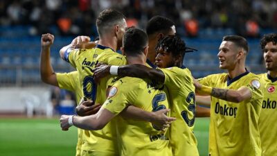 Trendyol Süper Lig'in 8. haftasında Fenerbahçe, Kasımpaşa'yı deplasmanda 2-0 mağlup