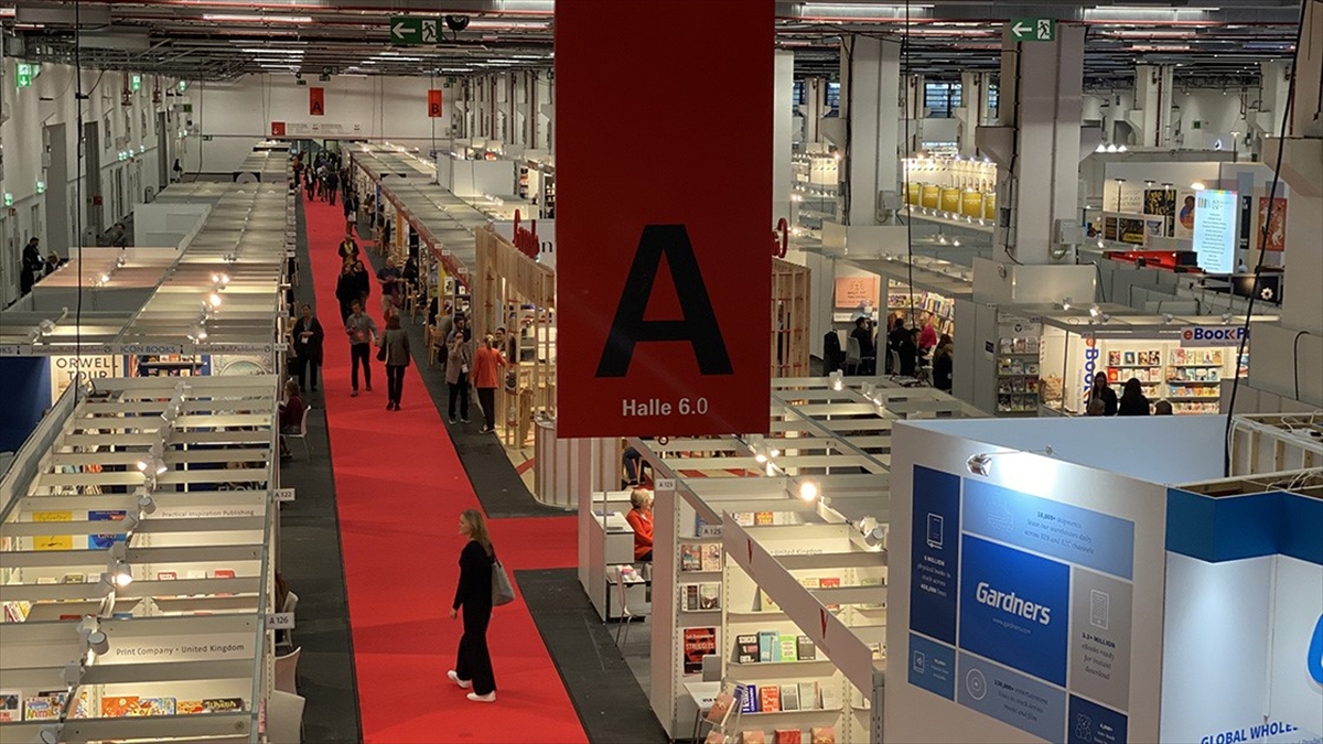 Filistinli yazar Adania Shibli için Frankfurt Kitap Fuarı ve Avrupa
