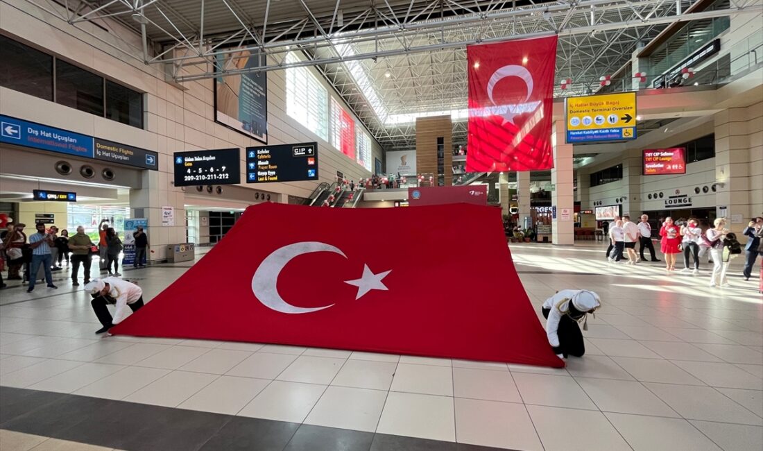 ANTALYA (AA) – Fraport TAV Antalya Havalimanı'nda, Cumhuriyet'in kuruluşunun 100.