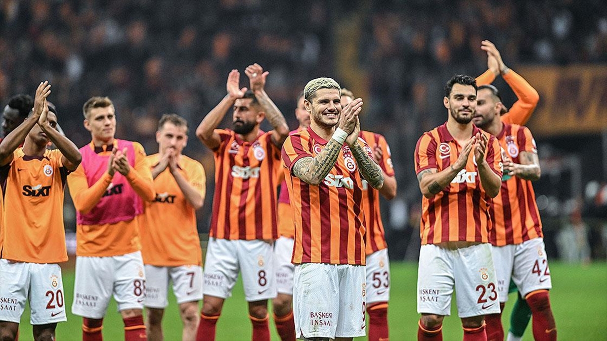 Trendyol Süper Lig'in 9. haftasındaki derbide Beşiktaş'ı yenerek çıkışını sürdüren