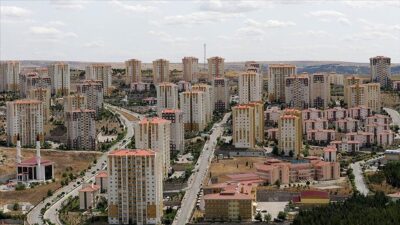 Türkiye'de ağustos ayında "gayrimenkul faaliyetleri" sektöründe ücretli çalışan sayısı 122