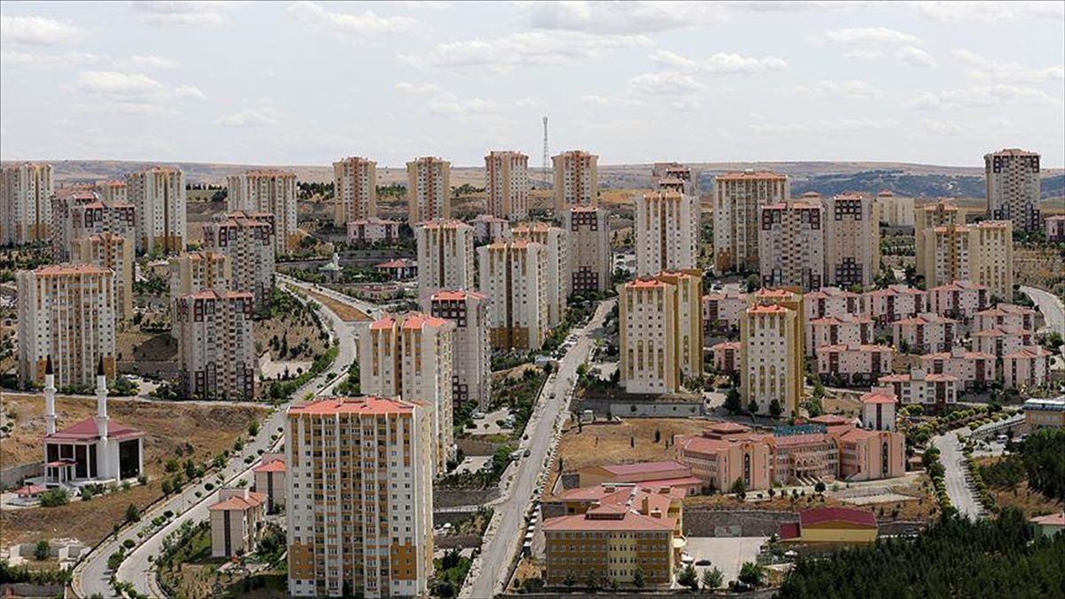 Türkiye'de ağustos ayında "gayrimenkul faaliyetleri" sektöründe ücretli çalışan sayısı 122