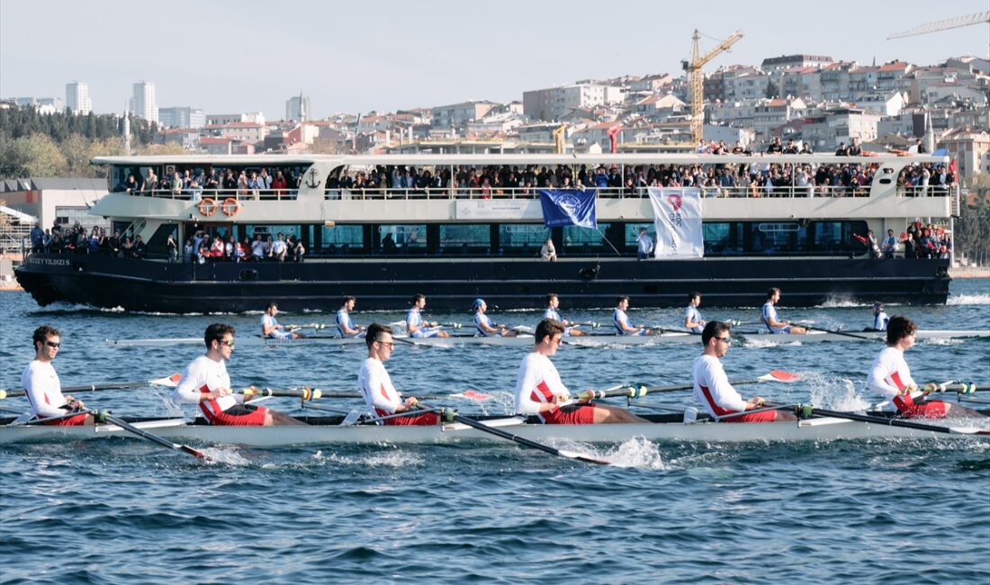 - Genç sporcular dostluk için dakikada ortalama 36 kürek çekti.