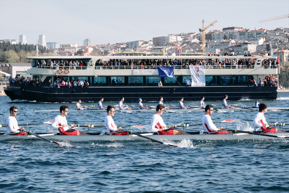 - Genç sporcular dostluk için dakikada ortalama 36 kürek çekti.