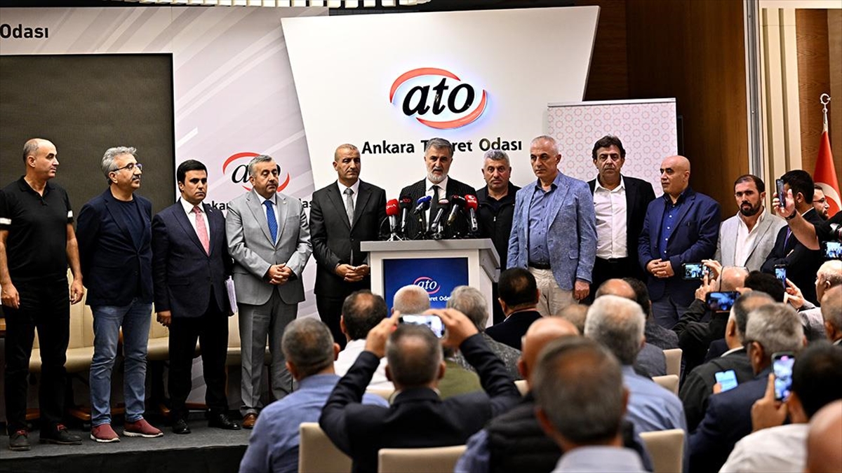 Tüm Özel Halk Otobüsleri Birliği (TÖHOB) Başkanı Ercan Soydaş, Türkiye