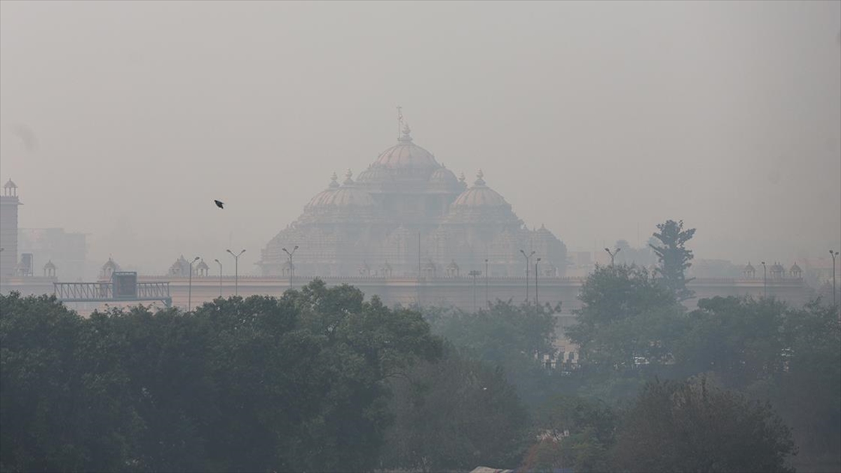 Hindistan'ın başkenti Yeni Delhi'de hava kirliliği seviyesi "düşük" kategorisine gerilerken,