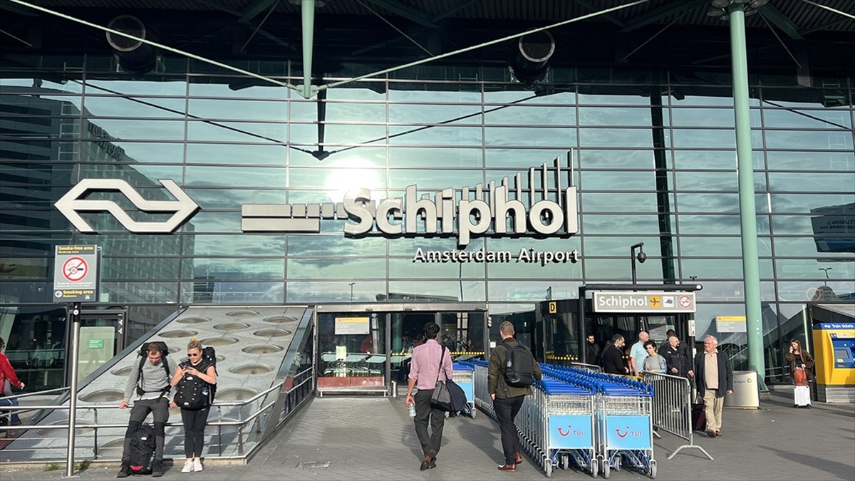 Hollanda hükümetinin, Amsterdam Schiphol Havalimanı çevresindeki 3 bin haneye gürültü