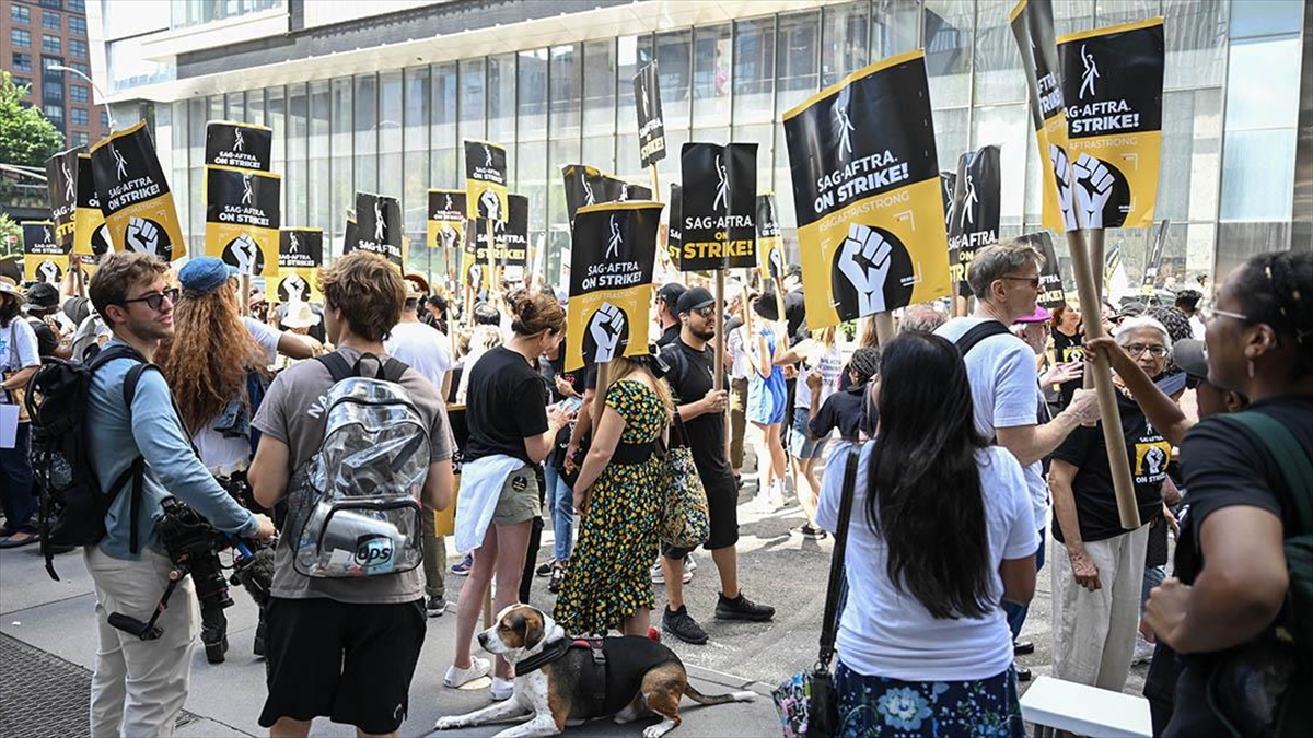 ABD'de Beyaz Perde Aktörleri Derneği ile Amerikan Televizyon, Radyo Sanatçılarının