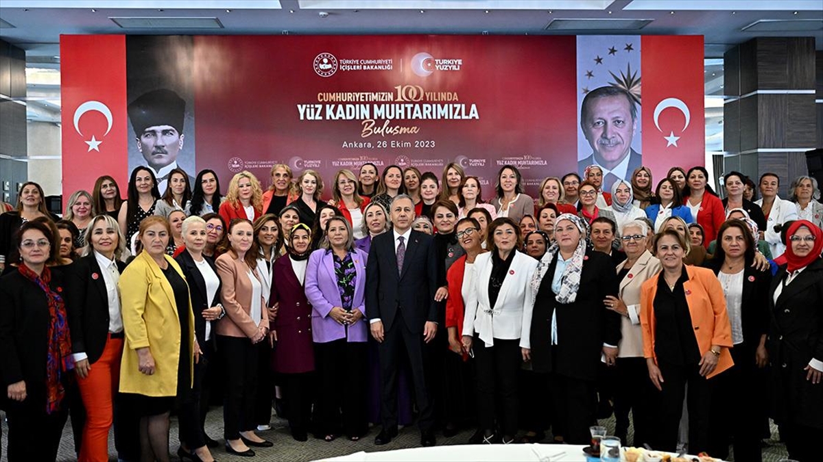 ANKARA (AA) – İçişleri Bakanı Ali Yerlikaya, muhtar kadınlarla, Gölbaşı