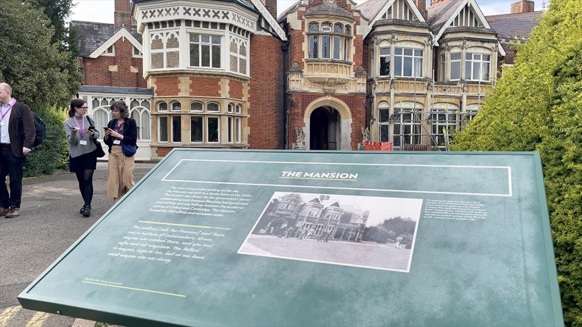İngiltere'nin başkenti Londra'da 1-2 Kasım'da düzenlenecek dünyanın ilk küresel "Yapay