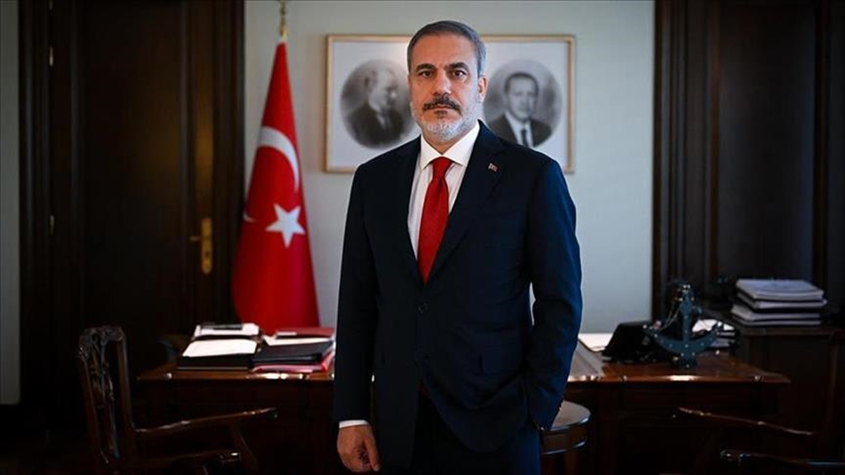 Irak Başbakanı Askeri Sözcüsü General Yahya Resul, Başbakan Muhammed Şiya