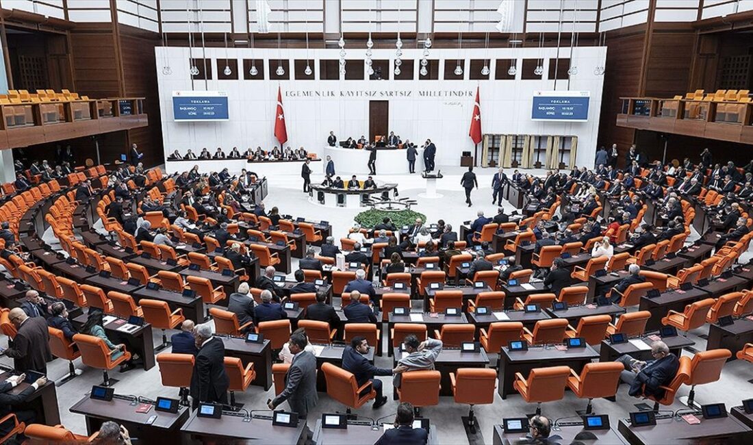 TBMM Genel Kurulu'nda Irak ve Suriye'ye asker gönderme tezkeresinin süresinin