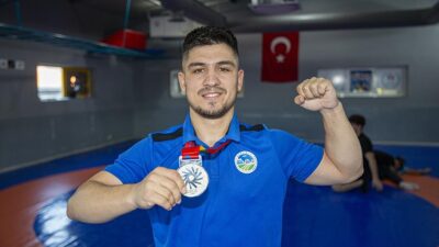 Spor kariyerinde ulusal ve uluslararası alanda birçok başarı elde eden