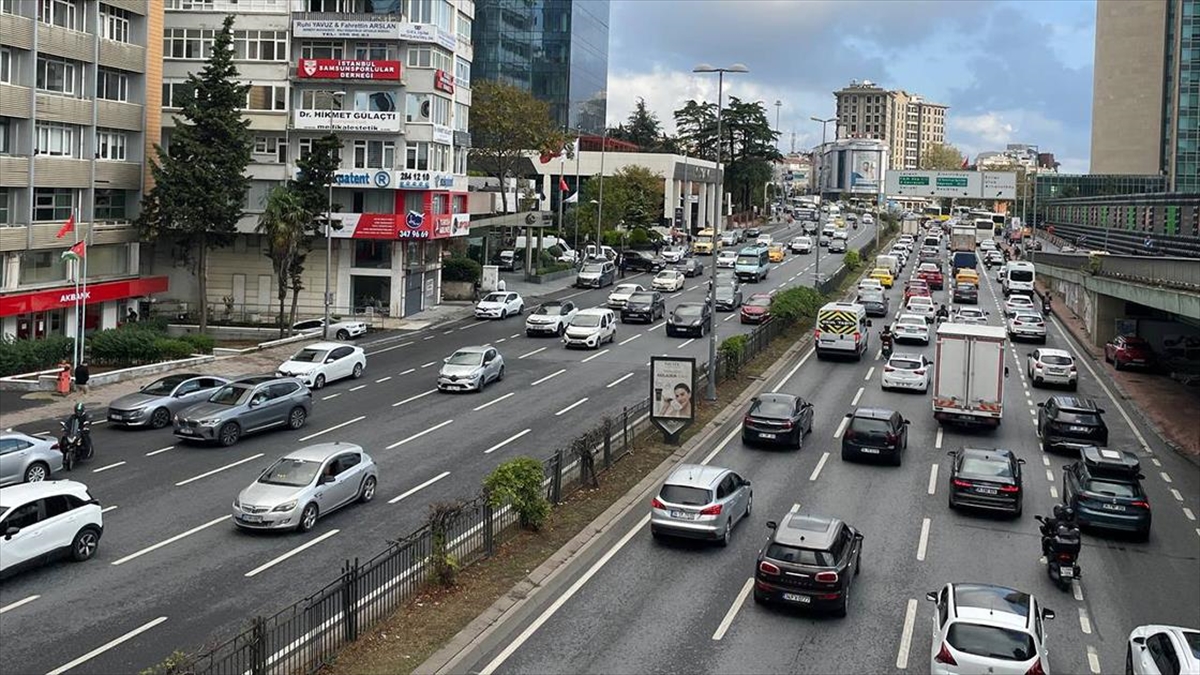 Haftanın ilk gününde İstanbul'un iki yakasında D-100 kara yolu, TEM