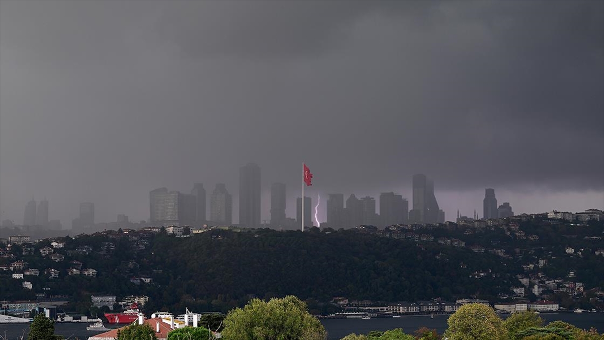 Meteoroloji 1. Bölge Müdürlüğü, İstanbul'da yarın sabah saatlerinden itibaren kuvvetli