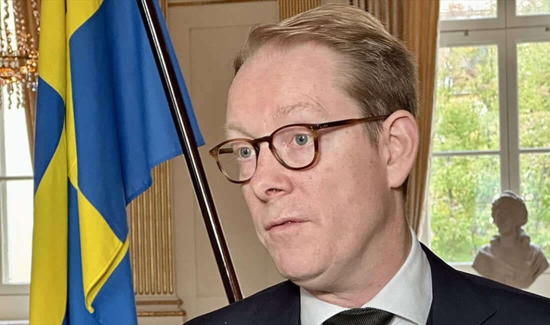 İsveç Dışişleri Bakanı Tobias Billström, Kur'an-ı Kerim'in yakılmasını "aşağılık bir