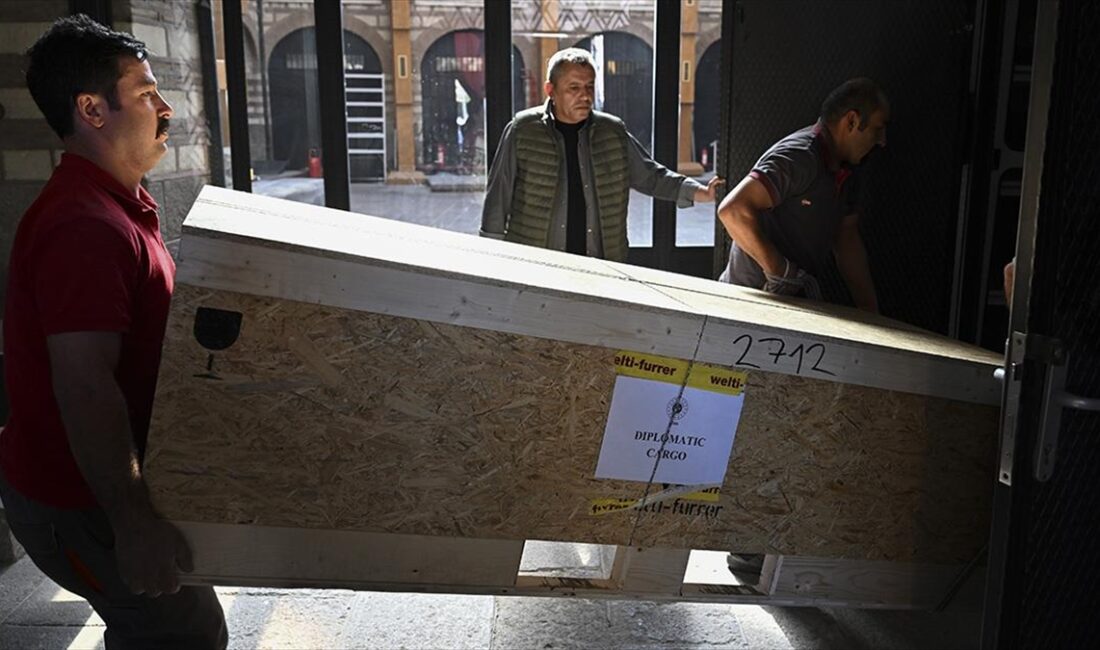 Kültür ve Turizm Bakanlığının girişimiyle İsviçre'den Türkiye'ye iade edilen 37
