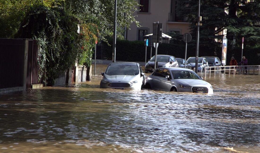 İtalya'nın kuzeyinde etkili olan sağanak nedeniyle Milano kentinin bazı semtleri
