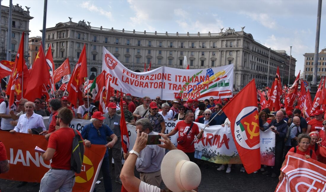 ROMA (AA) – Roma’da on binlerce kişinin katılımıyla yapılan iki