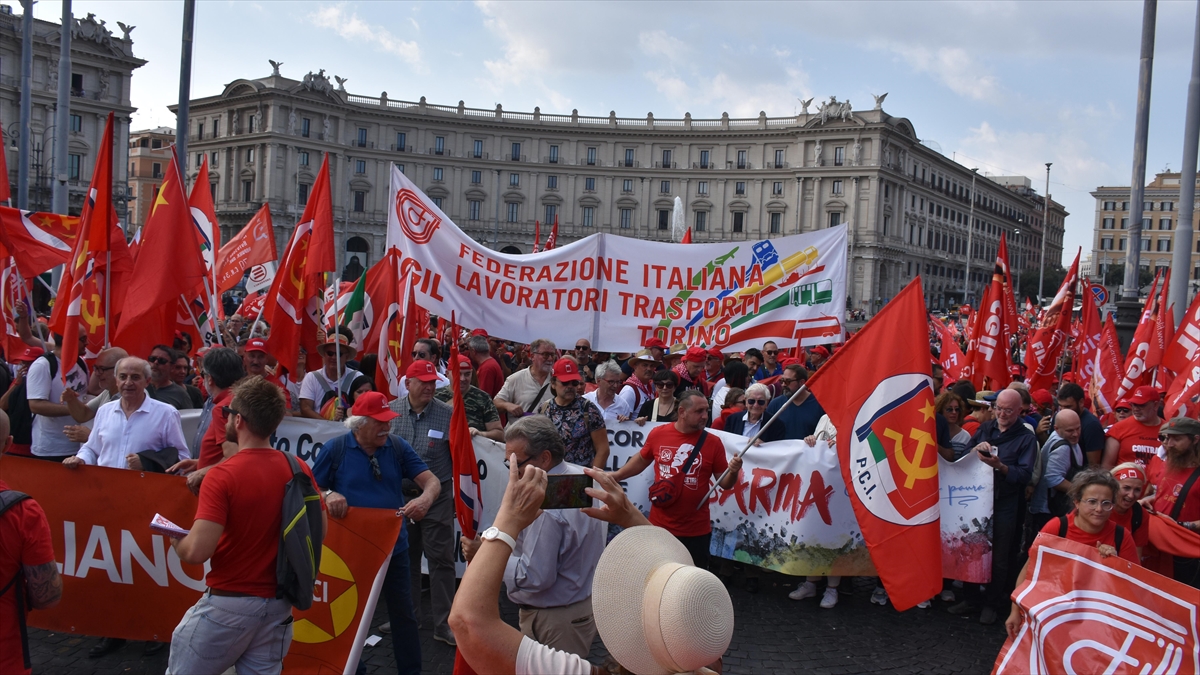 ROMA (AA) – Roma’da on binlerce kişinin katılımıyla yapılan iki