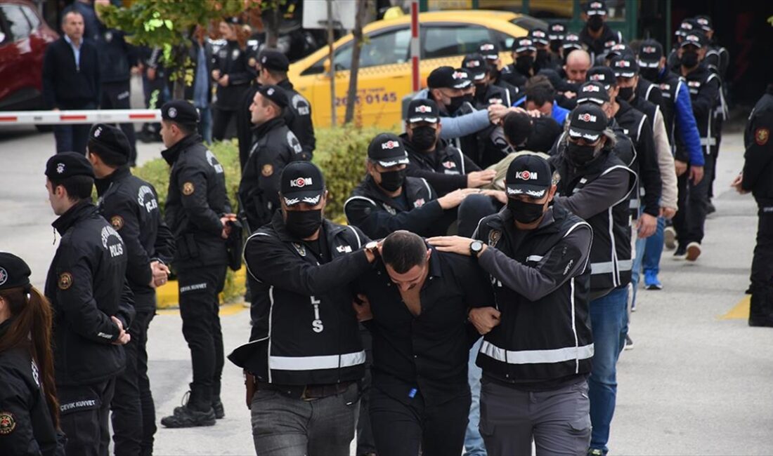 "Kafes" operasyonu kapsamında İzmir, Zonguldak, Samsun ve Eskişehir'de organize suç