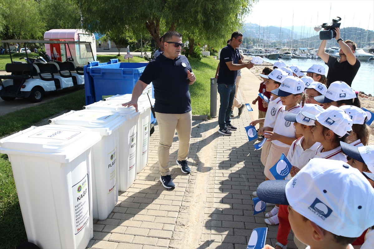 ANTALYA (AA) – Antalya’nın Kaş ilçesinde çevre eğitim etkinliği gerçekleştirildi.