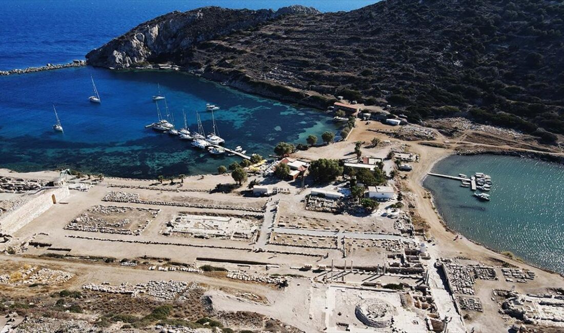Muğla'nın Datça ilçesindeki 2 bin 600 yıllık Knidos Antik Kenti'nin