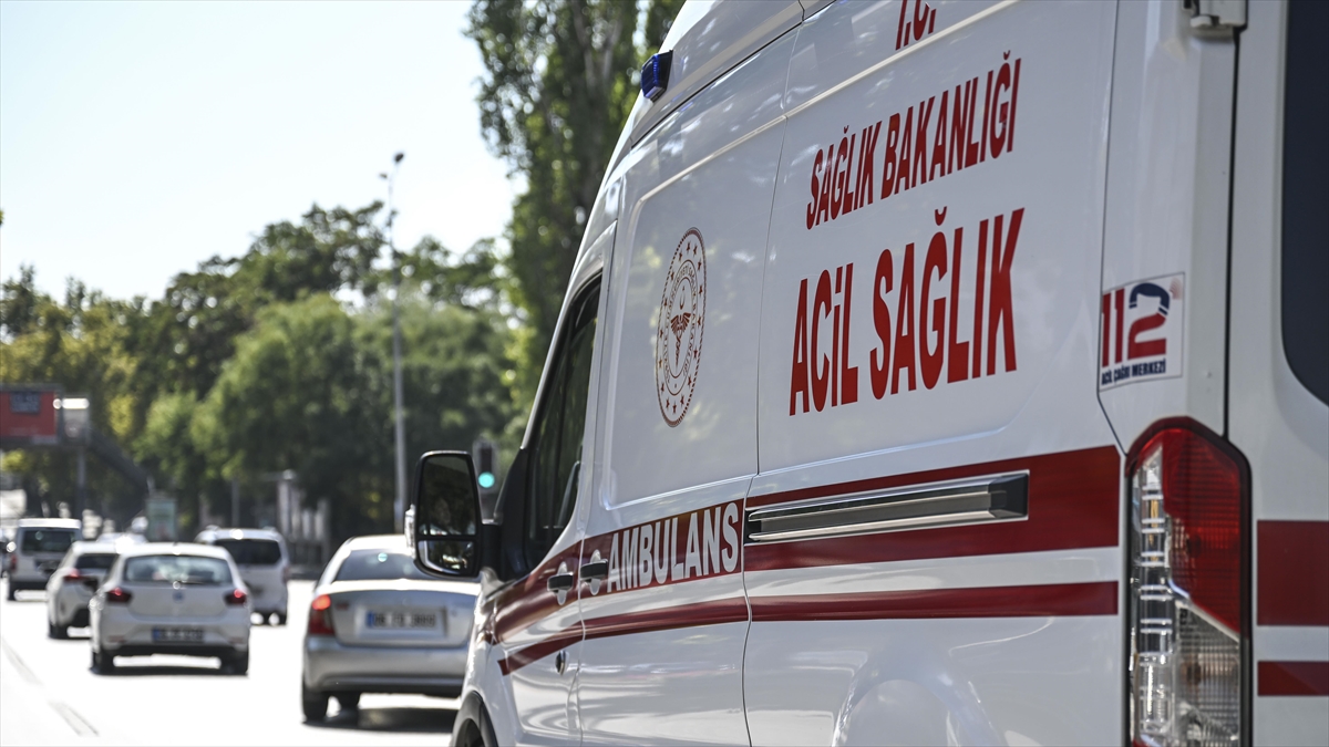 Kocaeli'nin Körfez ilçesindeki bir aile sağlığı merkezinde görev yapan 3