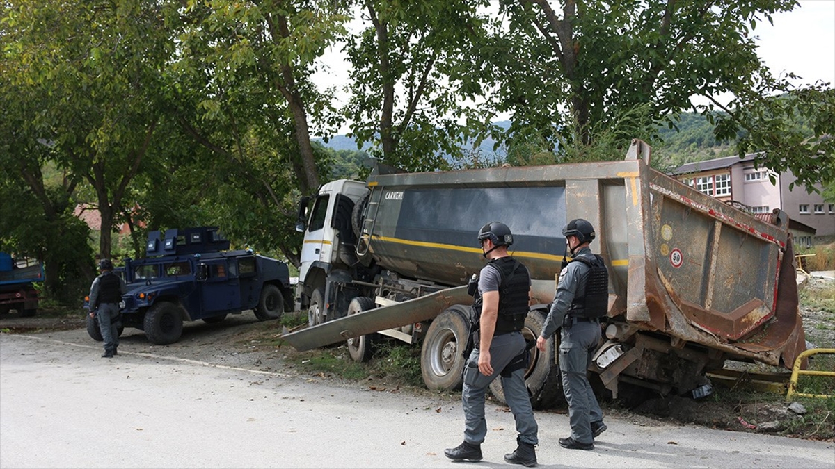 "Sırbistan'dan çıkma ve Kosova'ya girme" yasağı getirilen Radoicic'in, pasaportuna el