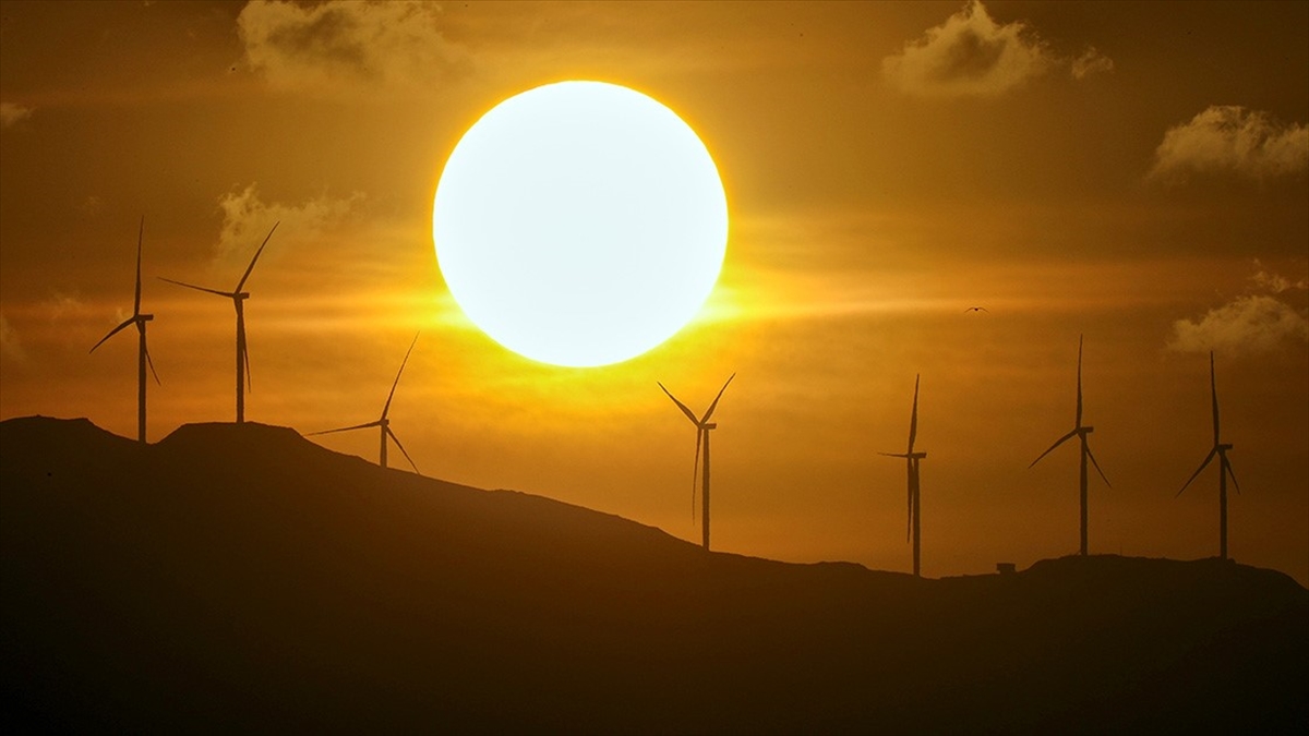 Küresel elektrik üretiminde bu yılın ilk yarısında rüzgar ve güneşin